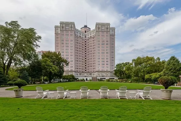 5555 N SHERIDAN Road #1504, Chicago, IL 60640