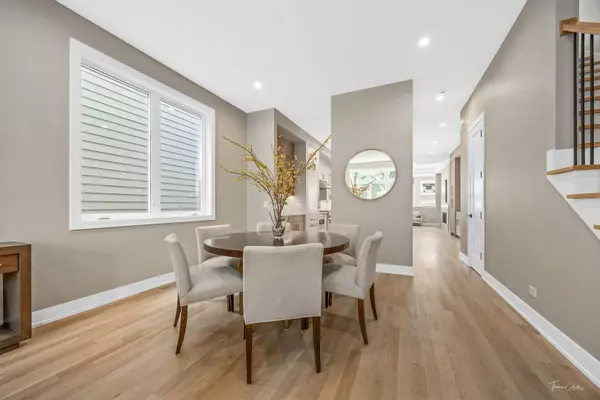 Chicago, IL 60657,1634 W Wolfram Street