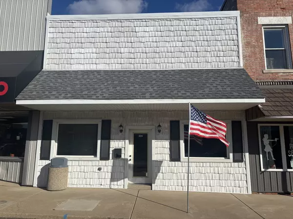 320 N Main Street, Roanoke, IL 61561