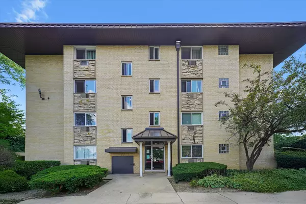 2226 S Goebbert S Road #473, Arlington Heights, IL 60005