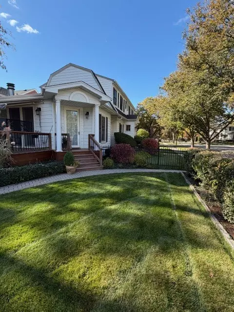 Park Ridge, IL 60068,435 Elmore Street