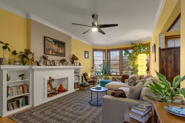 Oak Park, IL 60302,1042 Washington Boulevard #3W