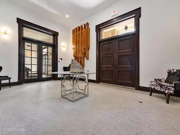 Chicago, IL 60615,4840 S Dorchester Avenue #3