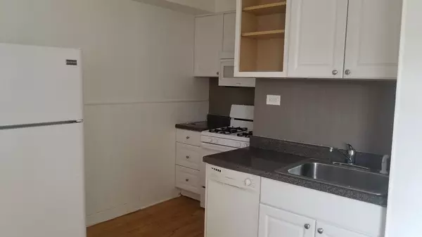 Chicago, IL 60630,4409 N Kenneth Avenue #2B