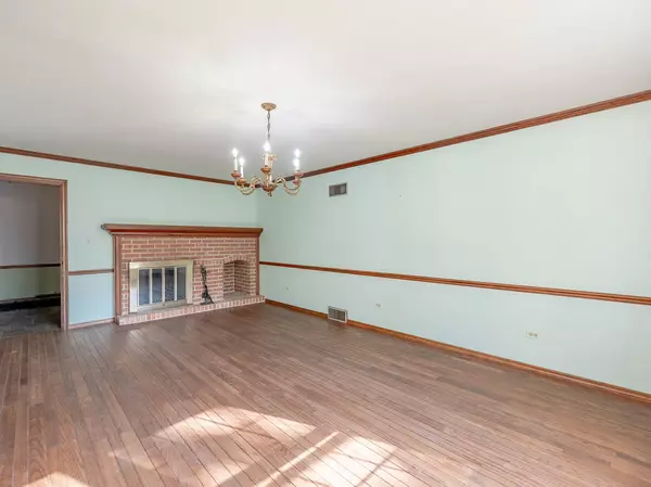 Elburn, IL 60119,41W803 Town Hall Road