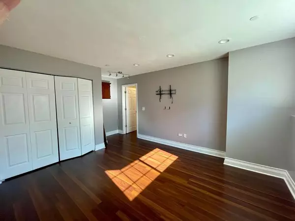 Naperville, IL 60540,2915 Henley Lane