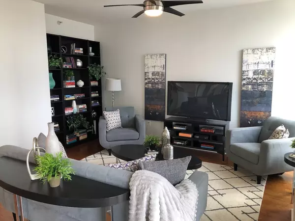 Chicago, IL 60605,233 E 13th Street #2210