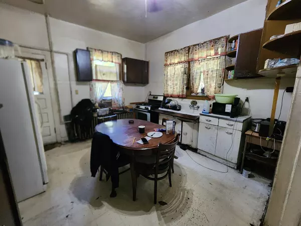 Chicago, IL 60621,5830 S Carpenter Street