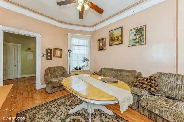 Chicago, IL 60612,2347 W Maypole Avenue