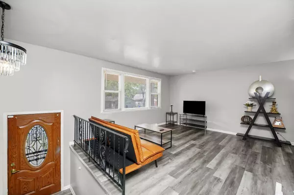 Hazel Crest, IL 60429,17311 Burr Oak Lane