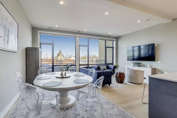 Chicago, IL 60622,2405 W Iowa Street #405