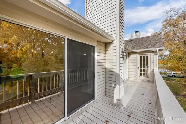 Palatine, IL 60074,1349 E Evergreen Drive #4