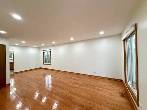 Woodridge, IL 60517,2449 Carlton Drive