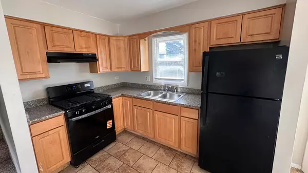 South Holland, IL 60473,1325 E 168th Place