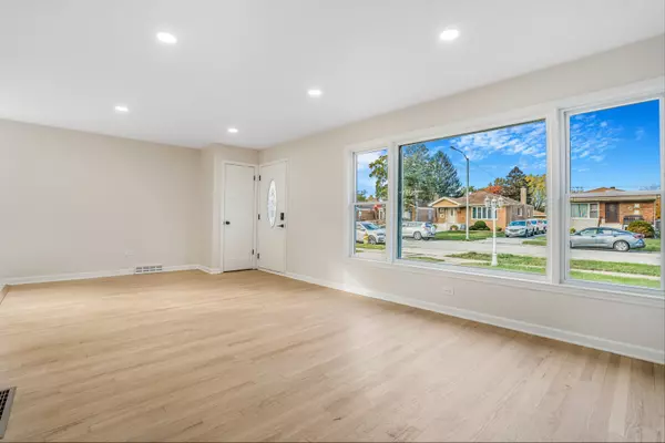 Dolton, IL 60419,14223 University Avenue