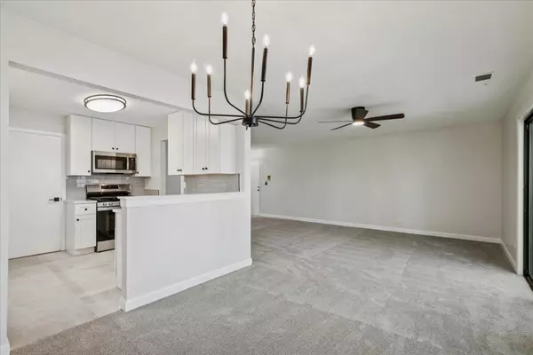 Gurnee, IL 60031,5136 Cheshire Road #5136