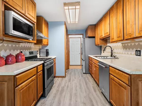 Montgomery, IL 60538,215 Fernwood Road