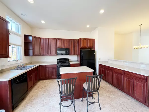 Elgin, IL 60120,Address not disclosed