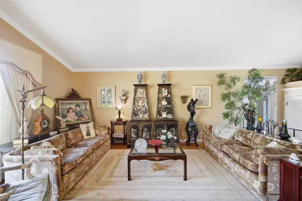 Skokie, IL 60076,7646 Kilbourn Avenue