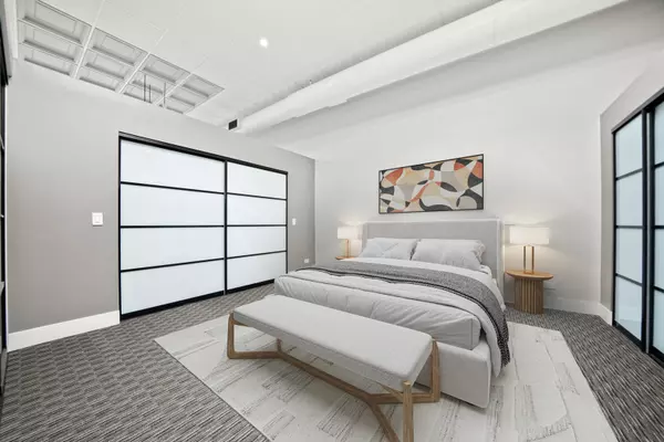 Chicago, IL 60607,300 N OGDEN Avenue #202