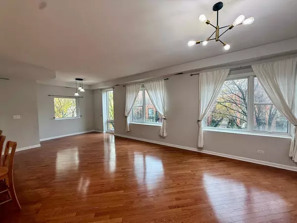 Chicago, IL 60618,2327 W Wolfram Street #311