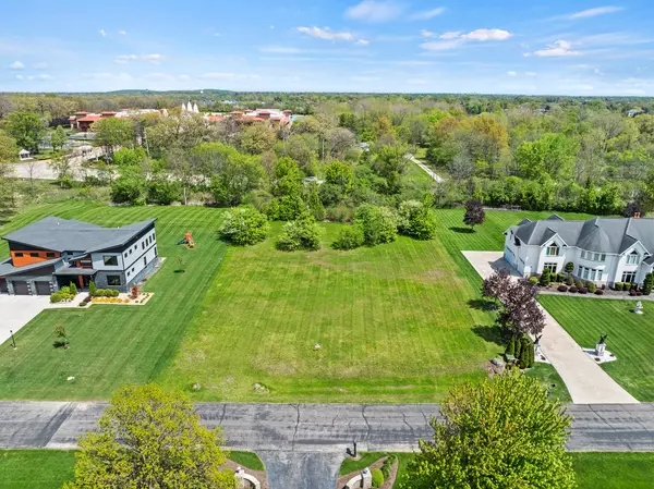 4N707 White Oak Lane, Wayne, IL 60184