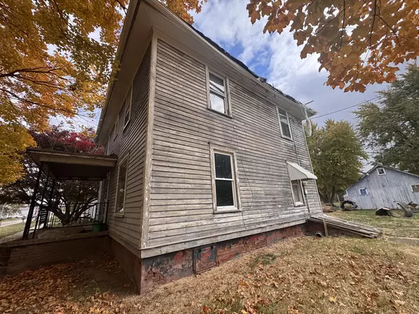 Neponset, IL 61345,309 W Commercial Street