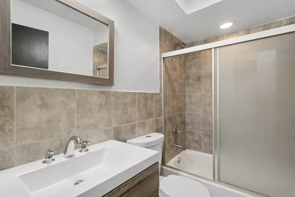 Lombard, IL 60148,55 W ANN Street #B