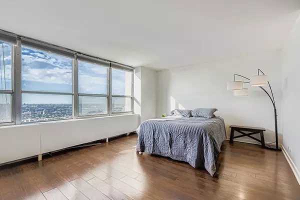 Chicago, IL 60613,655 W Irving Park Road #4109