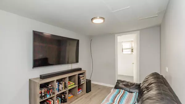 Chicago, IL 60609,5141 S Carpenter Street