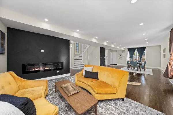 Chicago, IL 60619,8041 S Blackstone Avenue