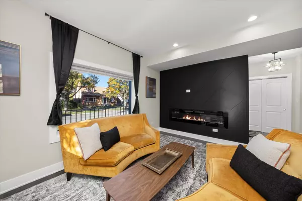 Chicago, IL 60619,8041 S Blackstone Avenue