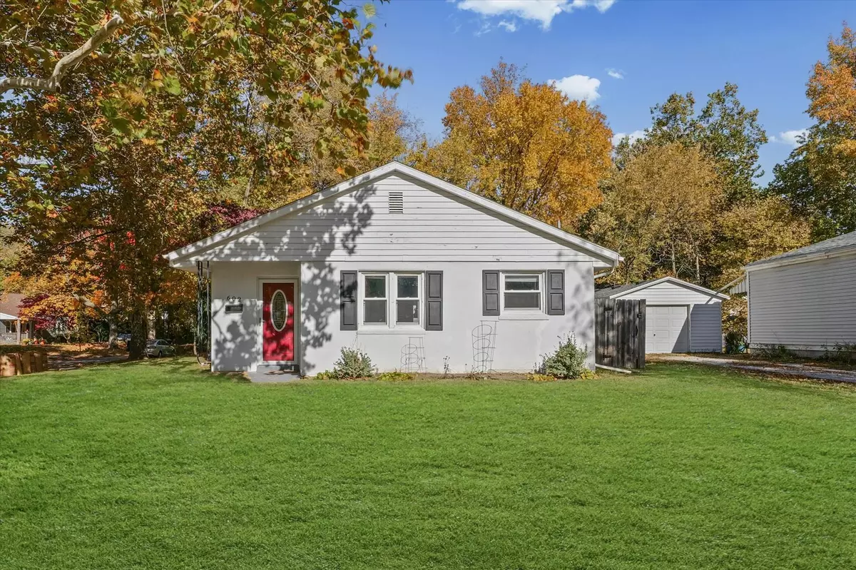 Urbana, IL 61801,602 E Washington Street