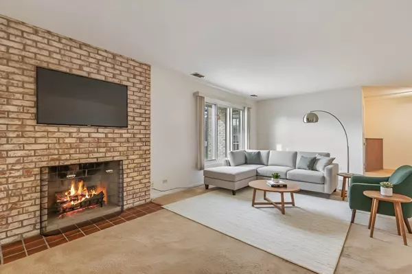 Des Plaines, IL 60016,170 Grove Avenue #A