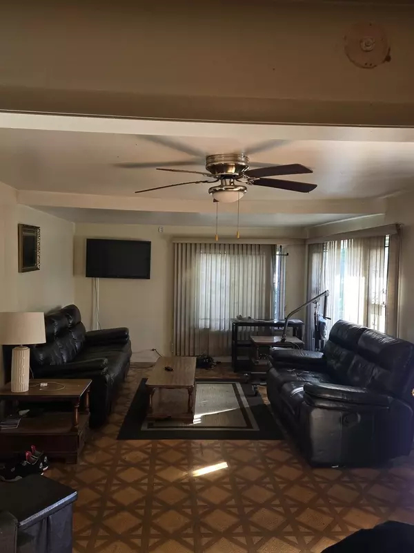 Robbins, IL 60472,3302 W 139th Street