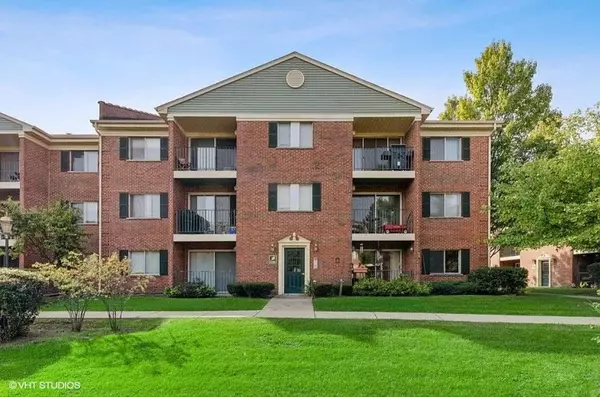 1516 N River West Court #1A, Mount Prospect, IL 60056