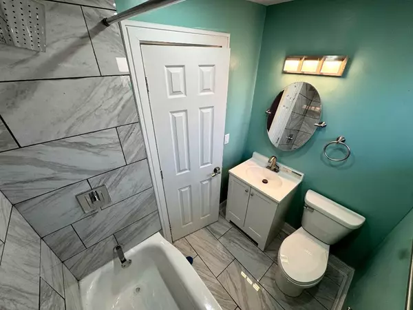 Chicago, IL 60644,5065 W Gladys Avenue #C