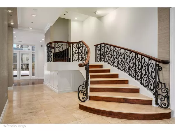 Chicago, IL 60611,25 E SUPERIOR Street #11D