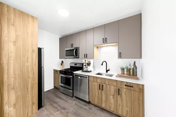 Chicago, IL 60660,6230 N Kenmore Avenue #1603