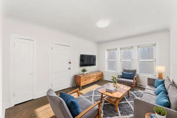 Chicago, IL 60641,4744 W Roscoe Street #2