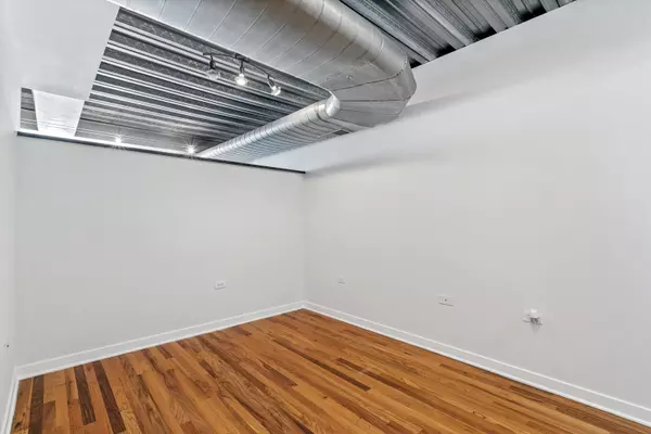 Chicago, IL 60616,1910 S INDIANA Avenue #523