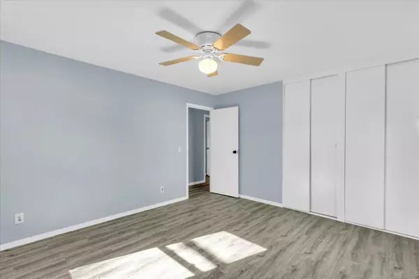 Champaign, IL 61821,1402 Scottsdale Drive