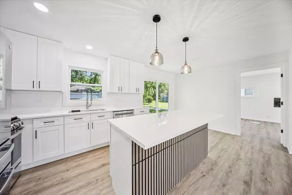 Glen Ellyn, IL 60137,22W633 Burr Oak Drive