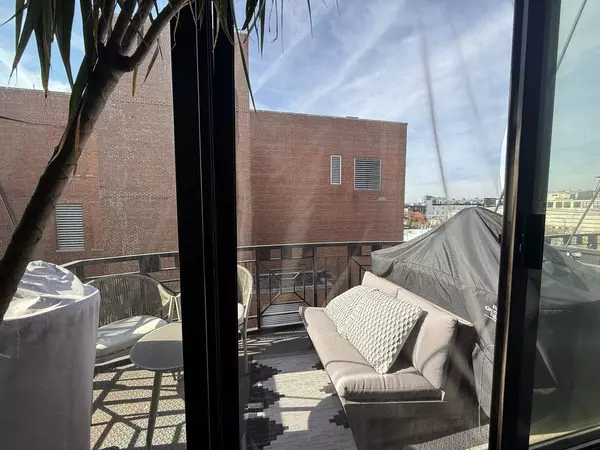 Chicago, IL 60607,1330 W Monroe Street #415