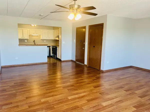 Elmwood Park, IL 60707,2930 N HARLEM Avenue #5D