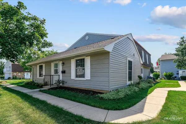 Wheaton, IL 60189,1489 Woodcutter Lane #A