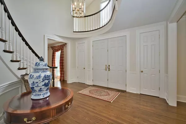 Lake Forest, IL 60045,560 Jacqulyn Lane