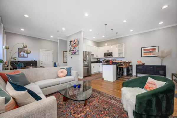 Chicago, IL 60647,2205 W Shakespeare Avenue #1W