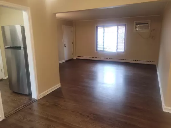 River Forest, IL 60305,1540 Ashland Avenue #1