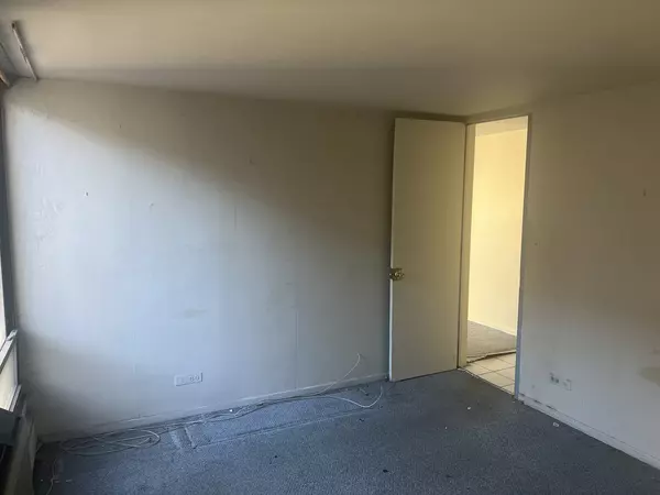 Chicago, IL 60660,Address not disclosed